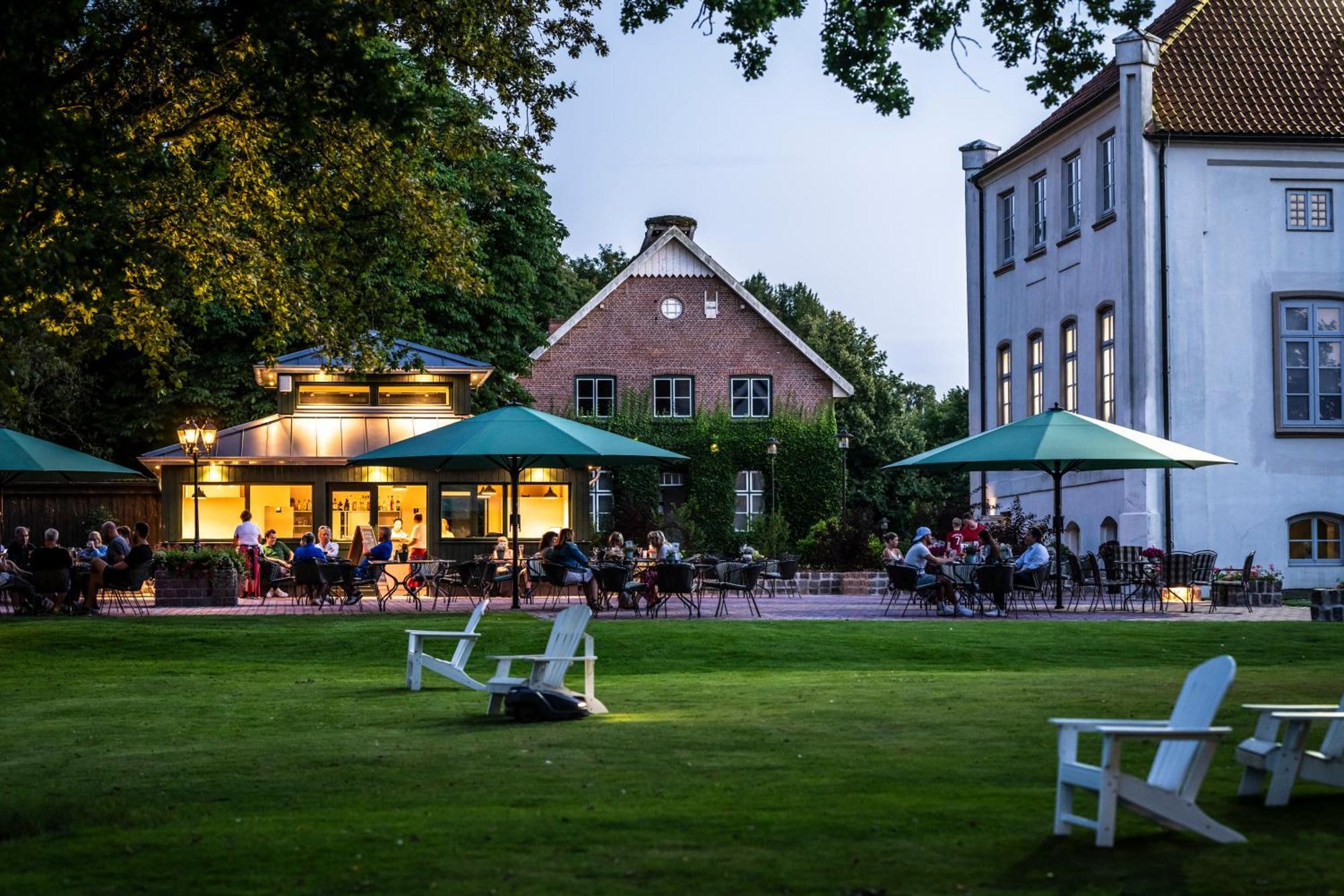 Hotel & Gaestehaus Gut Kaden Alveslohe Exterior photo